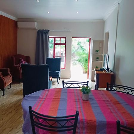 21 On Coetzee Guest House Блумфонтейн Экстерьер фото