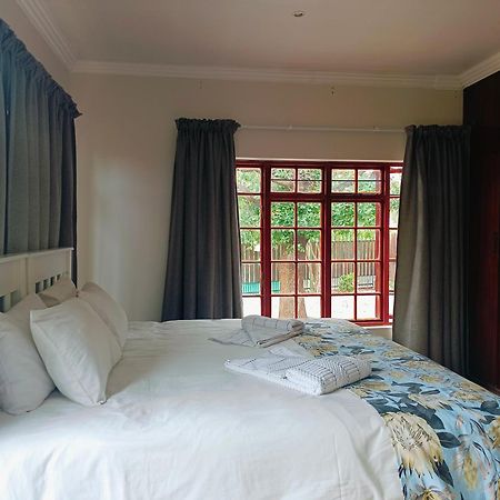 21 On Coetzee Guest House Блумфонтейн Экстерьер фото